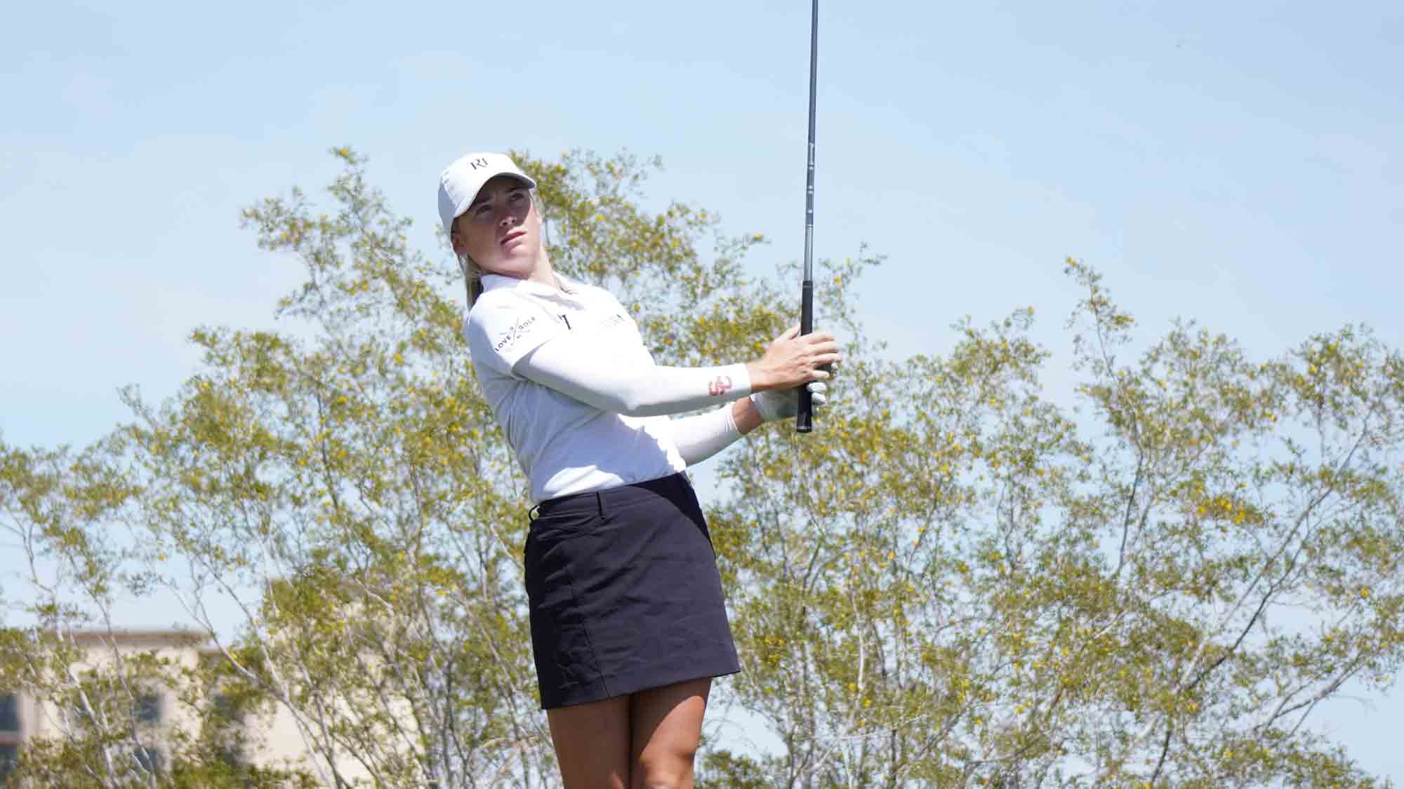 et22_casino-del-sol_rd4_amelia-garvey_tee-shot-2_2000x1125.jpg