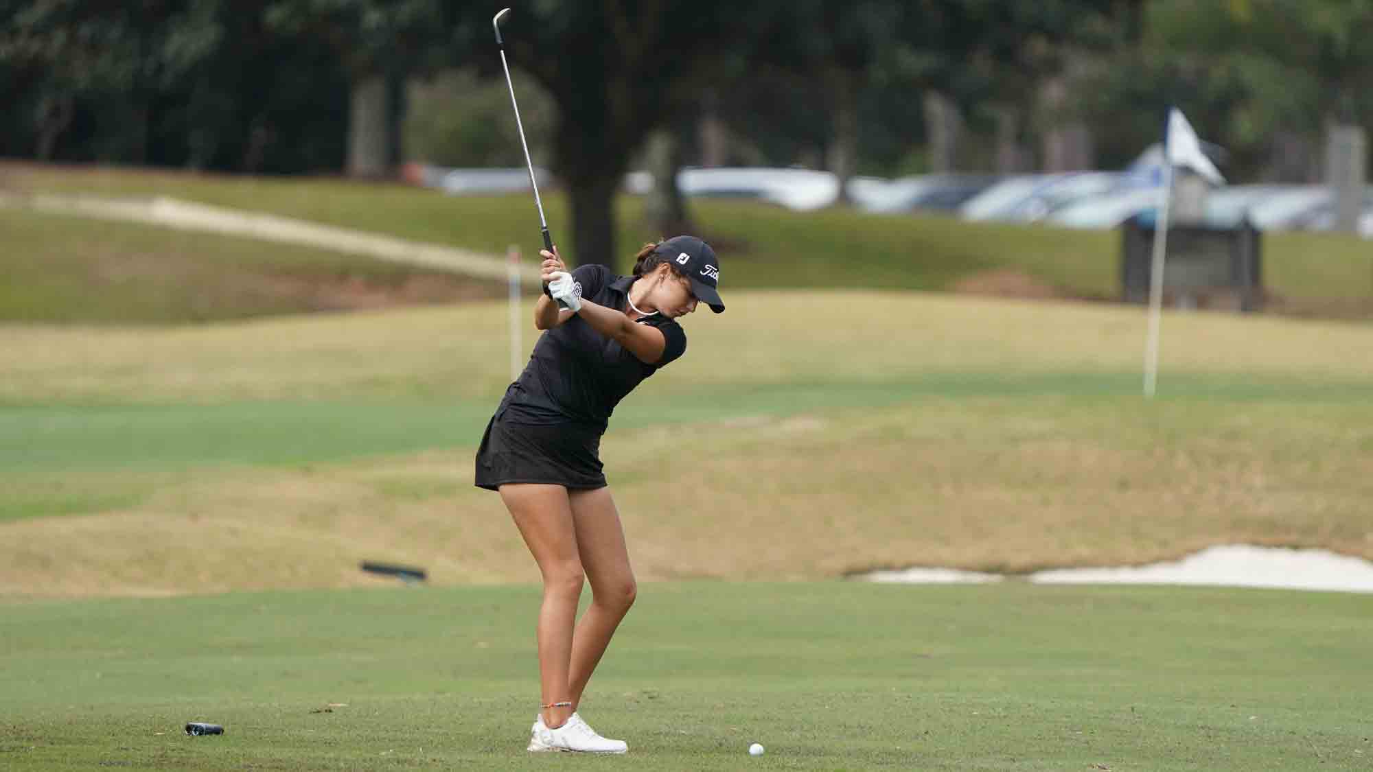Alexa Pinon Pano Finds Solace in a Good Read | Epson Tour
